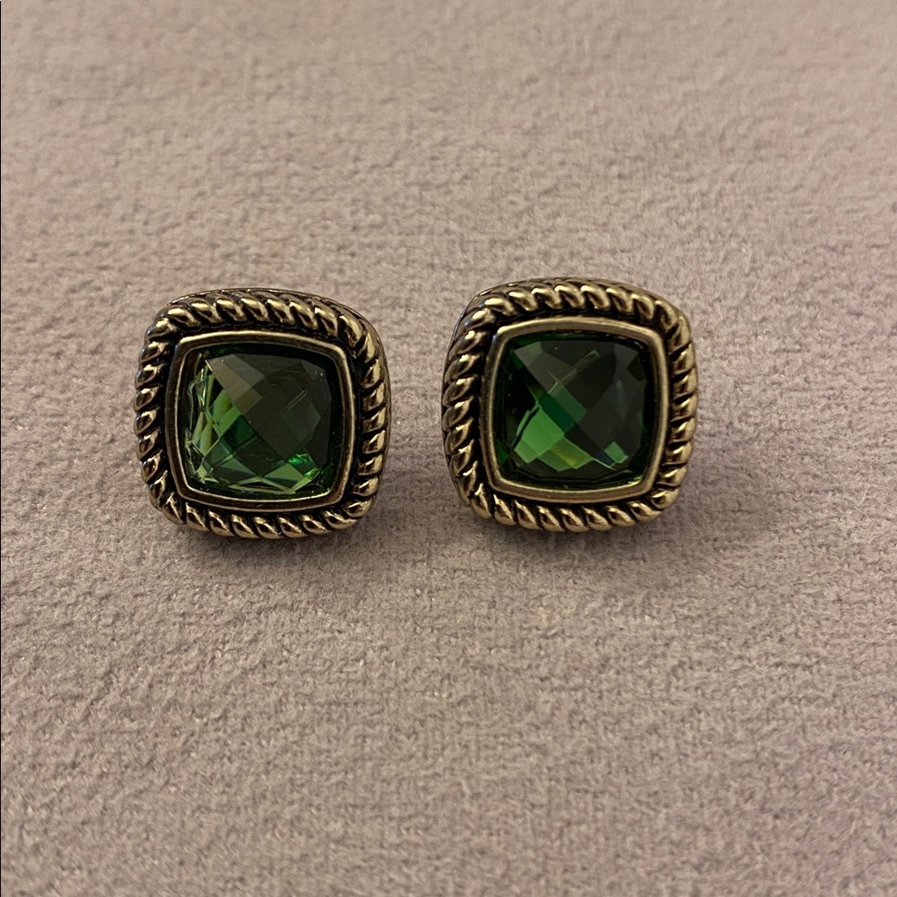 Napier NWOT Emerald Glass Gold Tone Rope Border Pierced Earrings